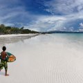 Песок на Боракае действительно на удивление белый, мелкий, похожий на гипс или тальк. На фоне других филиппинских островов, здешние пляжи отличаются исключительной чистотой.