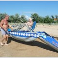 Собрали байдарки на пляже Керченского пролива. На фото - сборка байдарки "Золотая рыбка". За плечами у капитана (ваш покорный слуга) около 30 000 км на байдарках...