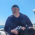 Встретили в море на катере известного подводного Фотохудожника Андрея Шпатака   Он звал в гости, но мы не зашли, у нас по времени были траблы из за стоянки в Пластуне   