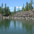 Заглянули в Каменный залив (традиция!). Вода холодная. По всем 
признакам, в этом месте есть подпитка родниковой водой.