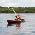 Потому были опасения относительно ее остойчивости,
справится ли юный каякер. Все сомнения пропали, когда он взял в руки весло и
походил на ней вдоль берега, пробуя свои силы.