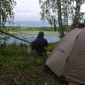 Нацепил на себя все теплые вещи. Сижу во флиске и штормовке, и всё равно холод пробирает.