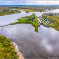 (фото с просторов сети) Шлюз "Знаменитый" в деревне Шера по такой высокой воде проходится без обноски, хотя я ее и предполагал. Плотина слева была полностью затоплена, ощущается как слабенький перекат.