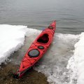 Сначала хотел спортивно прыгнуть на каяке прямо с припая, но передумал. Технику жалко :-)