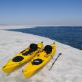 Дедушка Ocean Kayak Prowler 15 и его современный внук. С виду очень похожи, хотя в деталях — совершенно разные лодки.