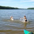 На пути домой Санек попросился на буксир. Фотик сдох, а выглядело это как-то так...