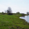 "Городком" остров называется потому, что здесь расположено городище - укрепленный пункт в виде подковообразного вала и некоего понижения перед ним, которое на ров не тянет... Так укрепление выглядит "изнутри" той территории, которую защищает.