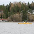 Формально мы находились в водах Балтийского моря, однако в окружающей обстановке не было ровном счётом ничего, что бы напоминало о море. Близко расположенные друг к другу острова формировали ощущение системы рек и озёр. По берегам традиционный для пресных водоёмов тростник. Пробовал воду на вкус. Если и солёная, то совсем чуть-чуть, почти не заметно. 