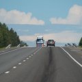 При подъезде к повороту на Медвежьегорск встречаем скальные выходы, в которых прорублена трасса.&nbsp;