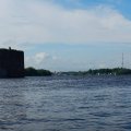 Верным признаком того, что ты добрался до города являются купола св.Софии, которые видны от Городища. Это означает, что путешествие практически закончено, и ты вернулся домой. Но в этот раз все было немного иначе.Быки моста на фотографии - остатки незавершенной рокадной железной дороги Санкт-Петербург - Орел, строительство которой началось в 1913 году, а потом началась Первая мировая.И конечно же, телевышка, которая из любой точки северной части озера Ильмень показывает, где находится Новгород.