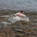 Я за ним.&nbsp;Некоторые части тела сильно меняются геометрически после таких водных 
процедур :-) Все-таки почти 0. Далее быстро на берег, обтираемся&nbsp;и по телу приятное тепло.