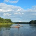 Кубань довольно широкая река, но неглубокая.