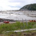 Набрали пресной воды в местной&nbsp;луже.Пока собирались я заметил, что&nbsp;недалеко от избушки на стволах деревьев есть следы огня. Явно был лесной&nbsp;пожар.&nbsp; Вот только странно&nbsp;как-то стволы обгорели: только изнутри.