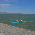Первый
настоящий ходовой день был реально хорош. И величественные скалы, и
ручейки-речушки, и водопады. Костя описал все ЭТО одним словом.  «Класс» – не подходит – слабенько. «Офигенно»
– не тянет. «Оху…нно» - уже лучше. Но не полностью. «МЕГАОХУ…ННО!!!» - вот с
таким лейтмотивом и проходил в целом наш поход :-)