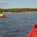 Оказываемся в крошечном&nbsp;водоёмчике. Жутко воняет водорослями, хоть нос зажимай. На одном берегу&nbsp;несколько рыбаков, на другом толпа туристов.