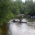 Мужики следом за нами об это препятствие погнули свое весло (потом оно и вовсе поломалось пополам. Пришлось искать молодую березу, чтобы воткнуть посередине весла).